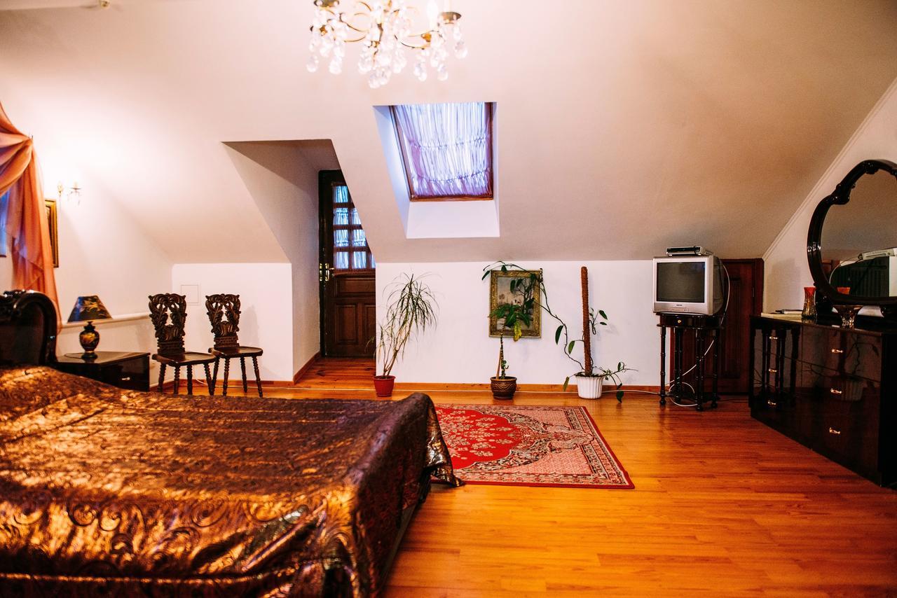 Antique House Hotel Dubno Exterior foto