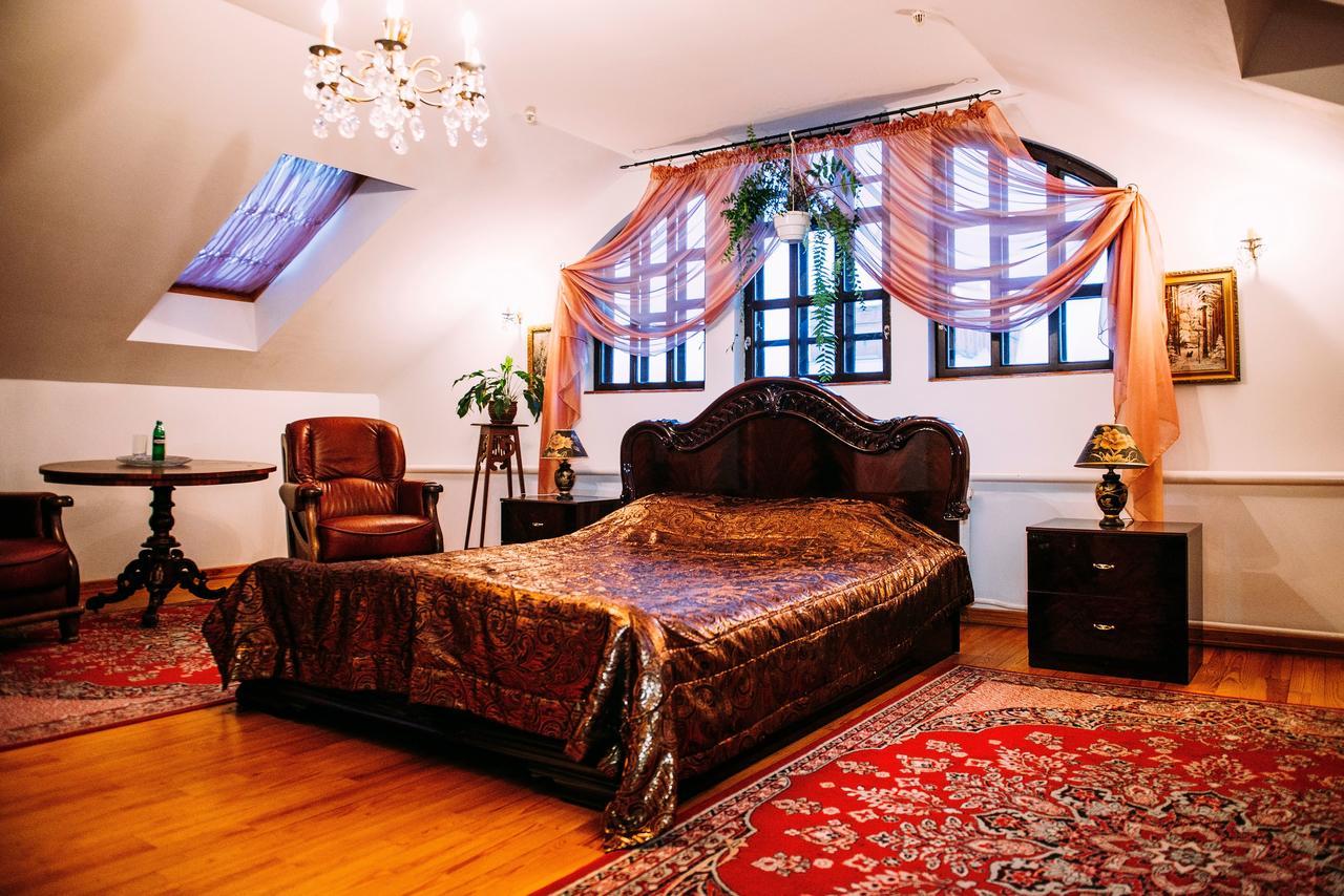 Antique House Hotel Dubno Exterior foto